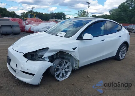 2023 Tesla Model Y Awd/Long Range Dual Motor All-Wheel Drive z USA, uszkodzony, nr VIN 7SAYGDEE2PA095943